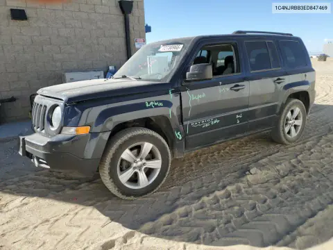 1C4NJRBB3ED847469 — 2014 Jeep Liberty (Patriot), Передняя часть, фото до ремонта