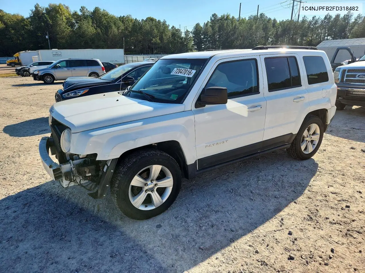 1C4NJPFB2FD318482 Jeep Liberty (Patriot) 2015 — повреждение Передняя часть, фото до ремонта