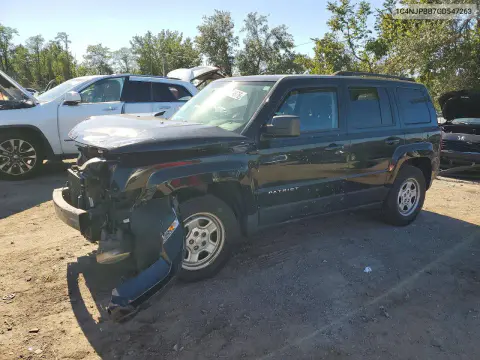 1C4NJPBB7GD547263 — 2016 Jeep Liberty (Patriot), Передняя часть, фото до ремонта