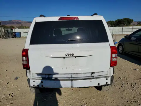 1C4NJPBA0GD735291 — 2016 Jeep Liberty (Patriot), фото 6 с аукциона Copart, Задняя часть