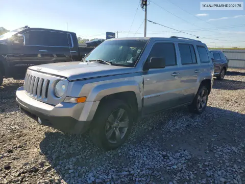 1C4NJPBA5HD202175 — 2017 Jeep Liberty (Patriot), Сторона, фото до ремонта