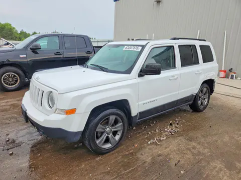 1C4NJPFA5FD157021 — 2015 Jeep Patriot, Боковая часть (Side), фото до ремонта