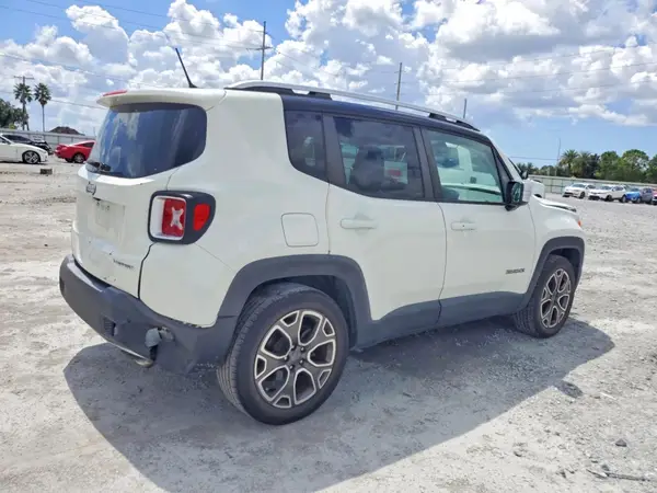 ZACCJADT2GPD58239 — 2016 Jeep Renegade, фото 3 с аукциона Copart, Передняя часть