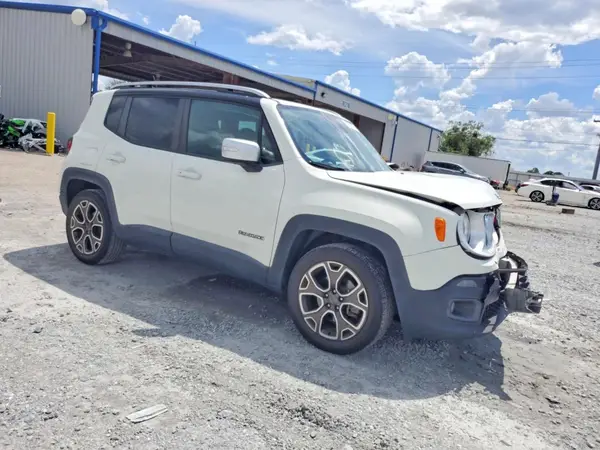 ZACCJADT2GPD58239 — 2016 Jeep Renegade, фото 4 с аукциона Copart, Передняя часть
