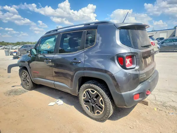 ZACCJBCT3GPD98529 — 2016 Jeep Renegade, фото 2 с аукциона Copart, Передняя часть