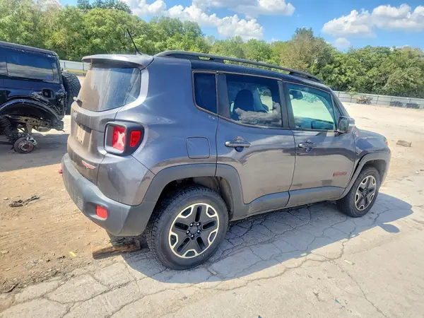 ZACCJBCT3GPD98529 — 2016 Jeep Renegade, фото 3 с аукциона Copart, Передняя часть