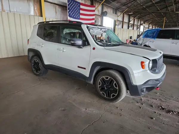 ZACCJBCT3GPE07424 — 2016 Jeep Renegade, фото 4 с аукциона Copart 05.10.2026, Боковая часть