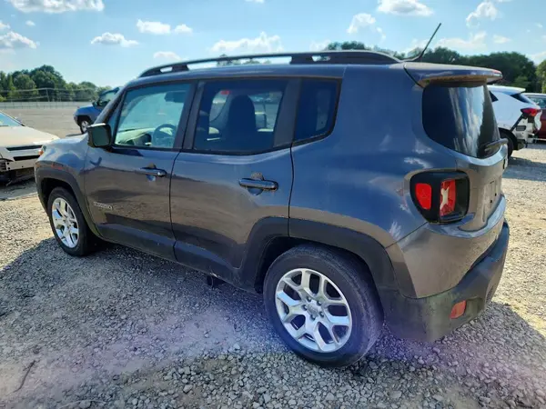 ZACCJABB0HPF57124 — 2017 Jeep Renegade, фото 2 с аукциона Copart, Механические повреждения