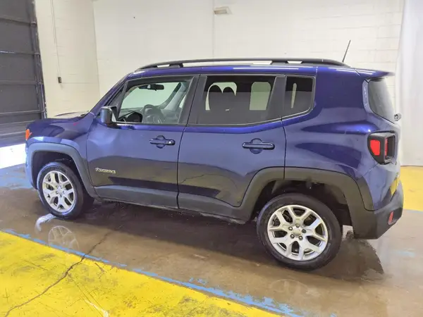 ZACCJBAB9JPJ48243 — 2018 Jeep Renegade, фото 2 с аукциона Copart 29.09.2026, Мелкие вмятины и царапины