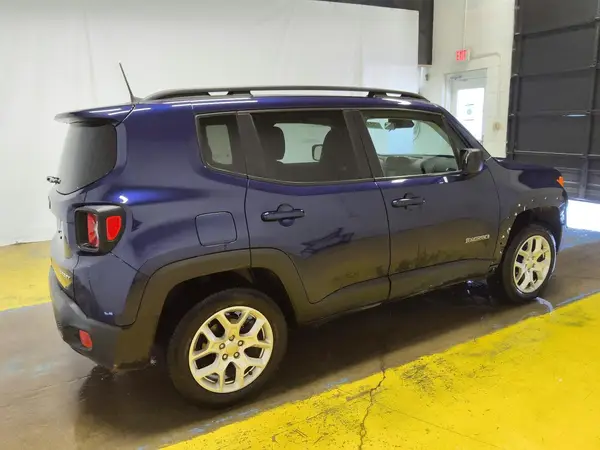ZACCJBAB9JPJ48243 — 2018 Jeep Renegade, фото 3 с аукциона Copart 29.09.2026, Мелкие вмятины и царапины