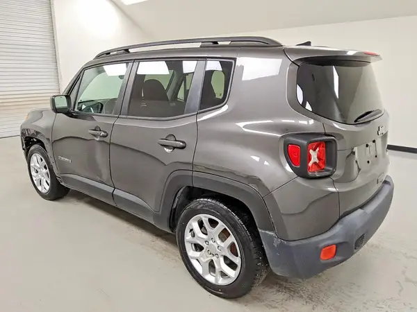 ZACCJABB6JPJ35765 — 2018 Jeep Renegade, фото 2 с аукциона Copart 01.10.2026, Механические повреждения