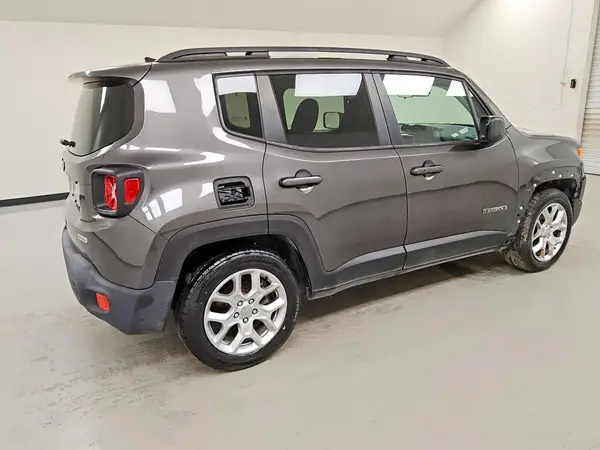 ZACCJABB6JPJ35765 — 2018 Jeep Renegade, фото 3 с аукциона Copart 01.10.2026, Механические повреждения