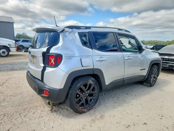 ZACCJABB2JPJ71937 — 2018 Jeep Renegade, фото 3 с аукциона Copart, Опрокидывание