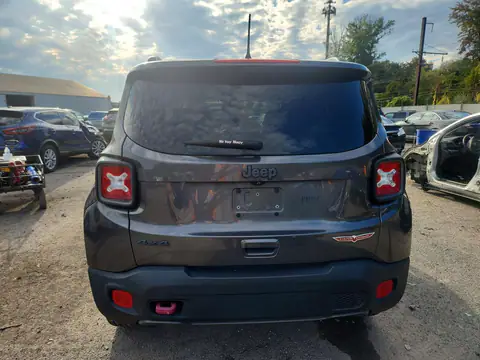 ZACCJBCB1JPH11317 — 2018 Jeep Renegade, Передняя часть, фото до ремонта