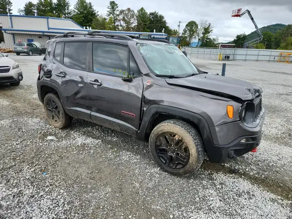 ZACCJBCB5JPG88415 — 2018 Jeep Renegade, фото 4 с аукциона Copart, Опрокидывание