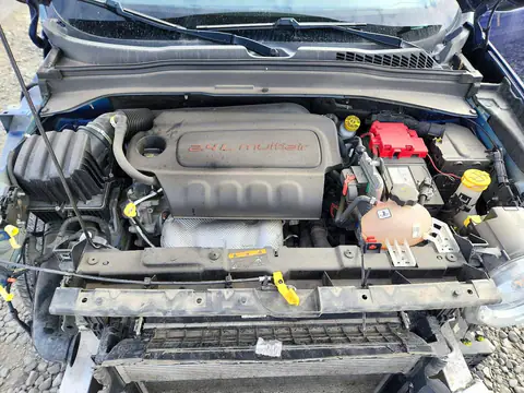 ZACCJBAB4JPJ56881 — 2018 Jeep Renegade, Передняя часть, фото до ремонта