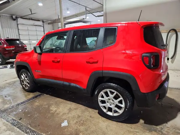 ZACNJDB10PPP63282 — 2023 Jeep Renegade, фото 2 с аукциона Copart, Передняя часть