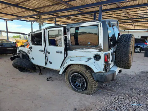 2016 Jeep WRANGLER UNLIMITED VIN 1C4BJWEG2GL126108 фото 2