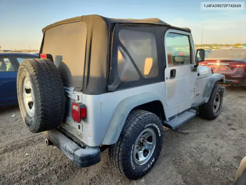 2002 Jeep Wrangler / Tj X VIN 1J4FA39S72P742669 фото 3