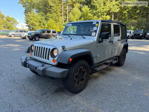 2010 Jeep Wrangler Unlimited Sport VIN 1J4BB3H11AL142174 фото 2