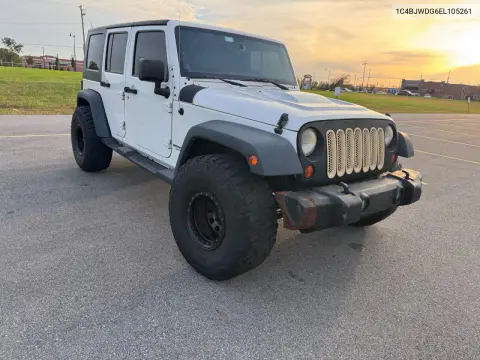 1C4BJWDG6EL105261 — 2014 Jeep Wrangler, Мелкие вмятины и царапины, фото до ремонта