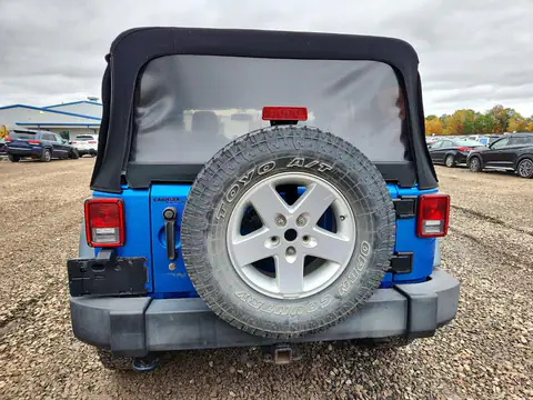 1C4BJWDG3FL729830 — 2015 Jeep Wrangler, Механические повреждения, фото до ремонта