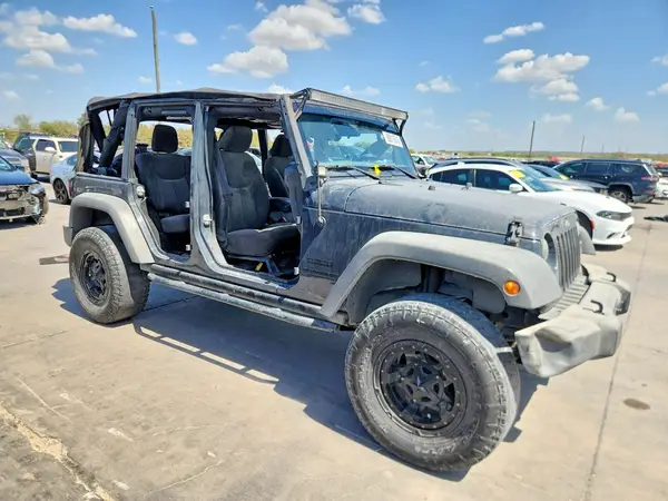 1C4BJWDG4GL269515 — 2016 Jeep Wrangler, фото 4 с аукциона Copart, Передняя часть