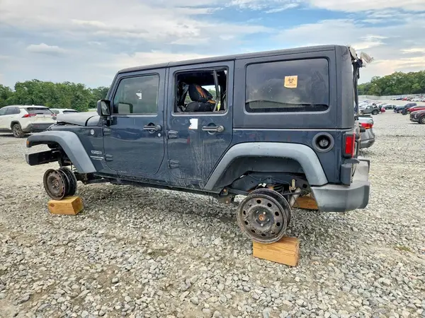 1C4BJWDG5HL691178 — 2017 Jeep Wrangler, фото 2 с аукциона Copart, Пожар