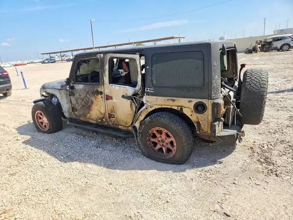 1C4BJWDG5HL532452 — 2017 Jeep Wrangler, фото 2 с аукциона Copart 08.10.2026, Пожар