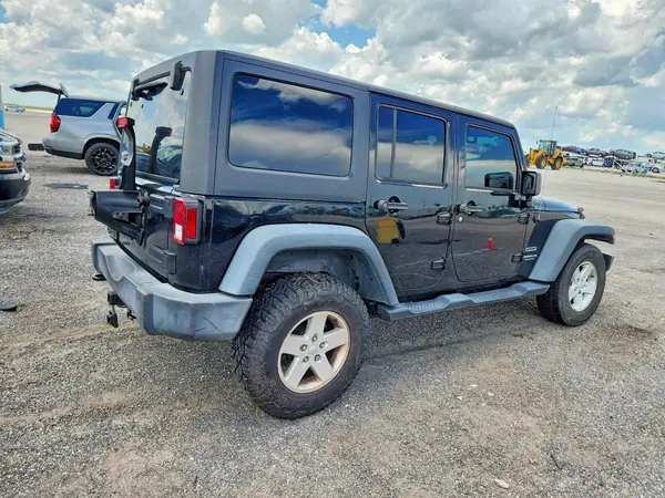 1C4BJWDG6HL634651 — 2017 Jeep Wrangler, фото 3 с аукциона Copart 12.10.2026, Передняя часть