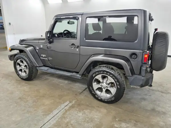 1C4AJWBG6HL505114 — 2017 Jeep Wrangler, фото 2 с аукциона Copart 03.10.2026, Мелкие вмятины и царапины