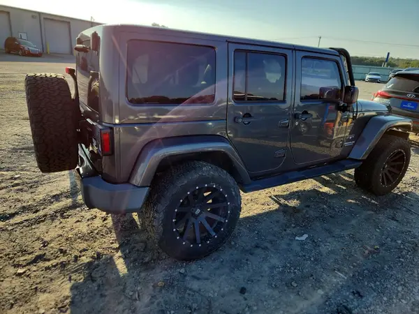 1C4BJWEG2HL619451 — 2017 Jeep Wrangler, фото 3 с аукциона Copart, Боковая часть