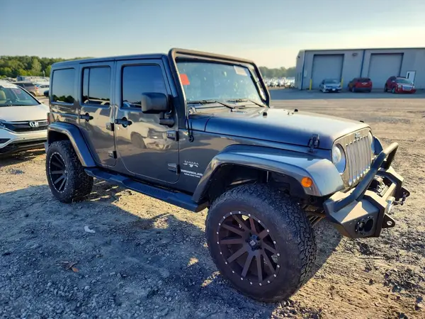 1C4BJWEG2HL619451 — 2017 Jeep Wrangler, фото 4 с аукциона Copart, Боковая часть