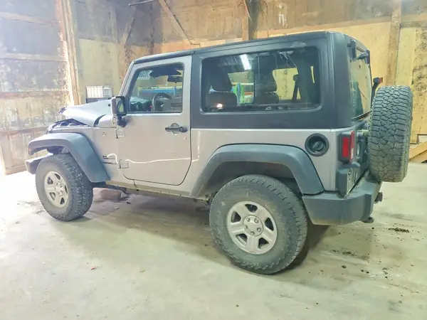 1C4AJWAG3HL659362 — 2017 Jeep Wrangler, фото 2 с аукциона Copart, Передняя часть