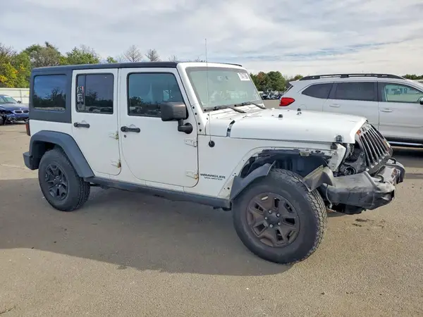 1C4HJWDG7HL542104 — 2017 Jeep Wrangler, фото 4 с аукциона Copart, Передняя часть