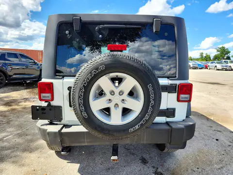 1C4BJWDG6HL554606 — 2017 Jeep Wrangler, фото 6 с аукциона Copart, Задняя часть