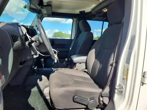 1C4BJWDG6HL554606 — 2017 Jeep Wrangler, фото 7 с аукциона Copart, Задняя часть