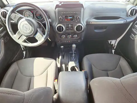 1C4BJWDG6HL554606 — 2017 Jeep Wrangler, фото 8 с аукциона Copart, Задняя часть