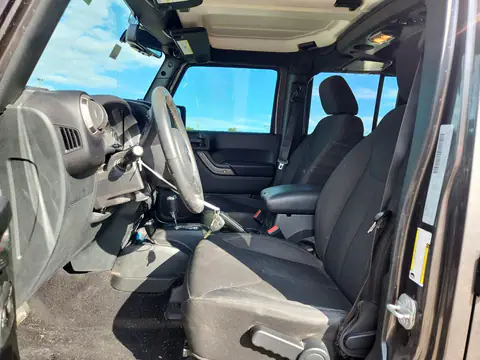 1C4BJWDG7HL581068 — 2017 Jeep Wrangler, фото 7 с аукциона Copart, Сторона