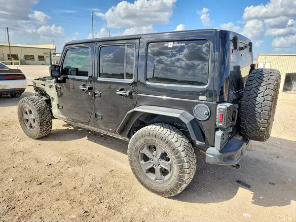 1C4BJWFG2JL842951 — 2018 Jeep Wrangler, фото 2 с аукциона Copart, Передняя часть