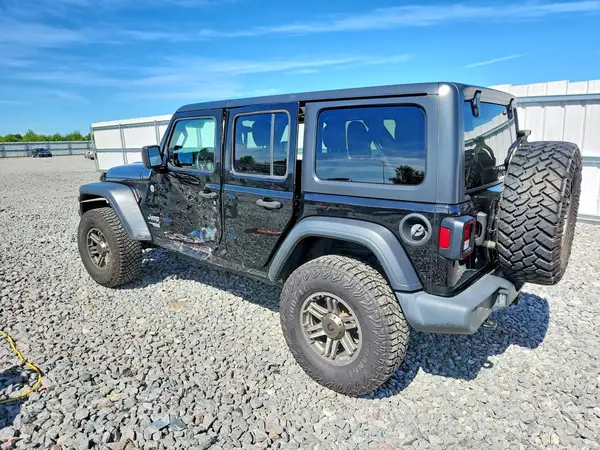 1C4HJXDN3JW243766 — 2018 Jeep Wrangler, фото 2 с аукциона Copart, Боковая часть