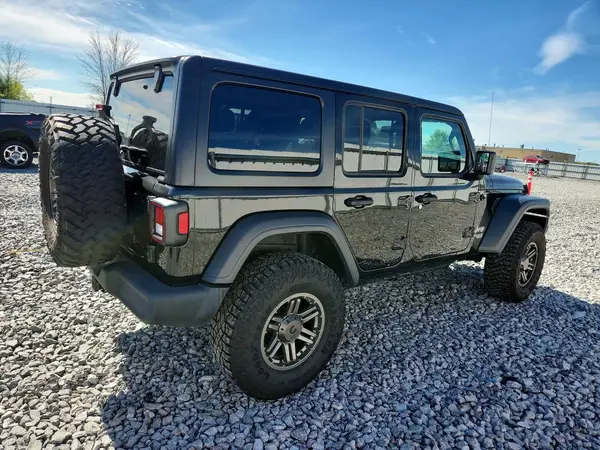 1C4HJXDN3JW243766 — 2018 Jeep Wrangler, фото 3 с аукциона Copart, Боковая часть