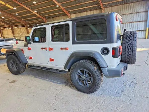 1C4HJXDG8JW171416 — 2018 Jeep Wrangler, фото 2 с аукциона Copart 06.10.2026, Механические повреждения