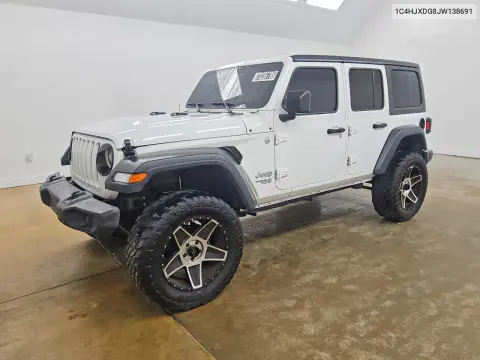 1C4HJXDG8JW138691 — 2018 Jeep Wrangler, Мелкие вмятины и царапины, фото до ремонта