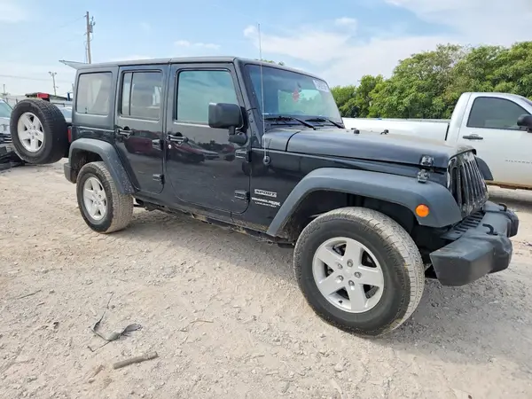 1C4BJWDG1JL882344 — 2018 Jeep Wrangler, фото 4 с аукциона Copart, Передняя часть