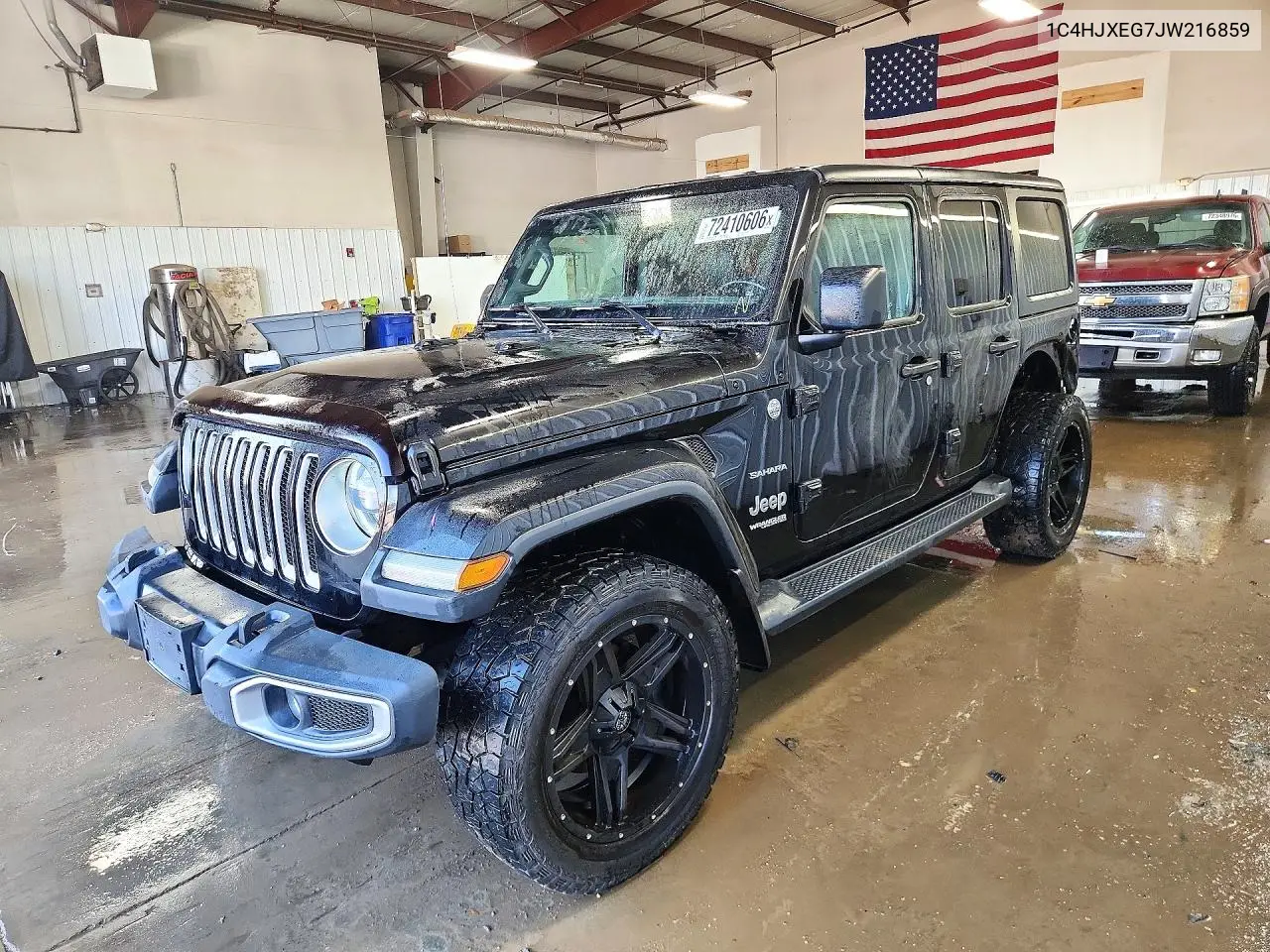 2018 Jeep Wrangler Unlimited Sahara VIN 1C4HJXEG7JW216859 фото 1