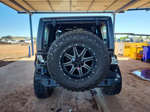 1C4HJXDG9JW208568 — 2018 Jeep Wrangler, фото 6 с аукциона Copart, Задняя часть