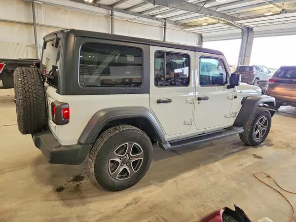 1C4HJXDNXLW227017 — 2020 Jeep Wrangler, фото 3 с аукциона Copart, Передняя часть