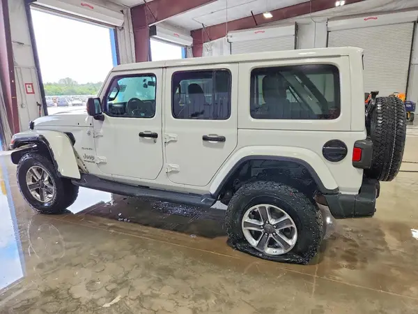 1C4HJXEN6LW177473 — 2020 Jeep Wrangler, фото 2 с аукциона Copart, Передняя часть