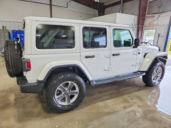 1C4HJXEN6LW177473 — 2020 Jeep Wrangler, фото 3 с аукциона Copart, Передняя часть
